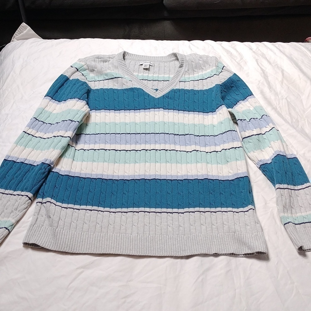 Croft & Barrow women's XL v- neck sweater